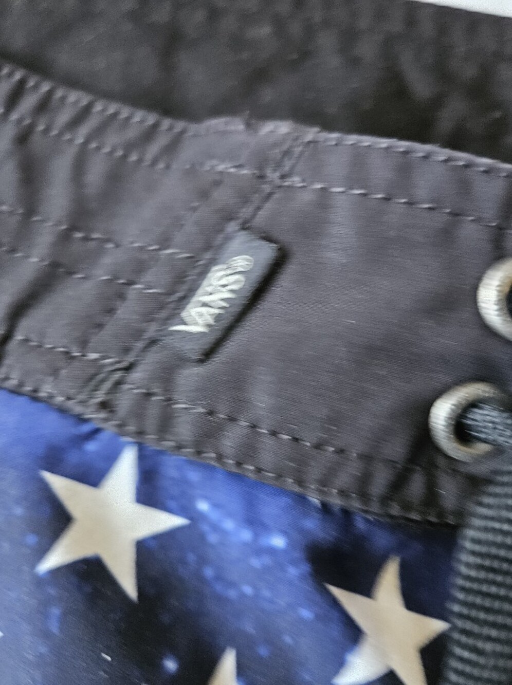 Vans Off The Wall Mixed Scallop Americana Galaxy Board Shorts Men's - Size 34 - Picture 3 of 10